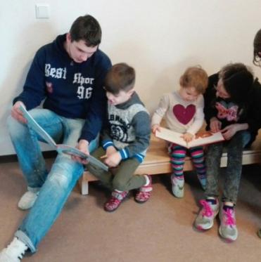 Schülerengagement für Kindergartenkinder